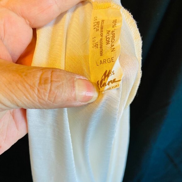 #4583 Vintage Miss Elaine beige nightgown sheer with lace size L - Picture 7 of 7